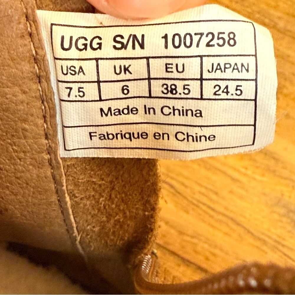 UGG Volta Brown Suede Ankle Booties Water Resistant Size 7.5 - Picture 11 of 11